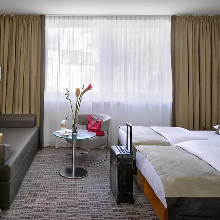 ホテル K+k アム ハラス 4*